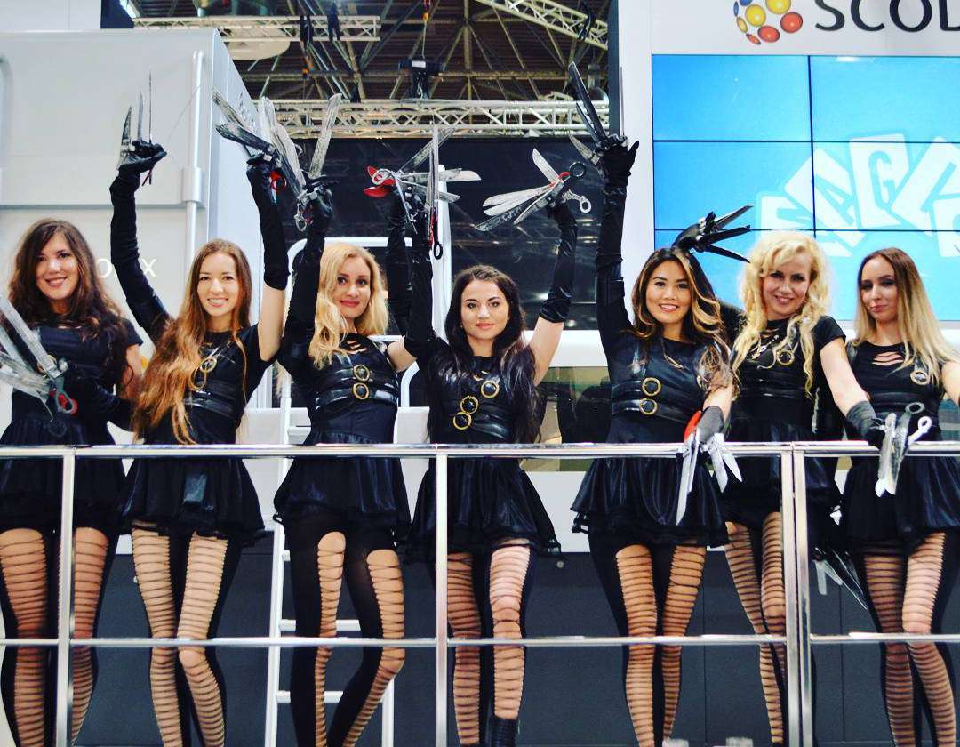 Seen those Scissorhands Girls!?